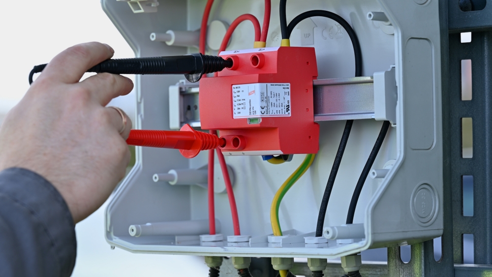Checking surge protective devices with insulation resistance meter